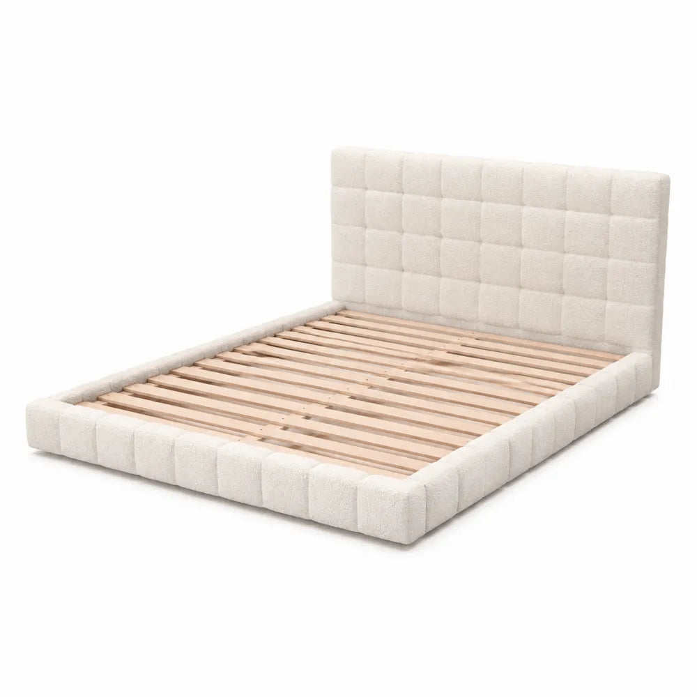 Letto matrimoniale in tessuto beige con testiera imbottita